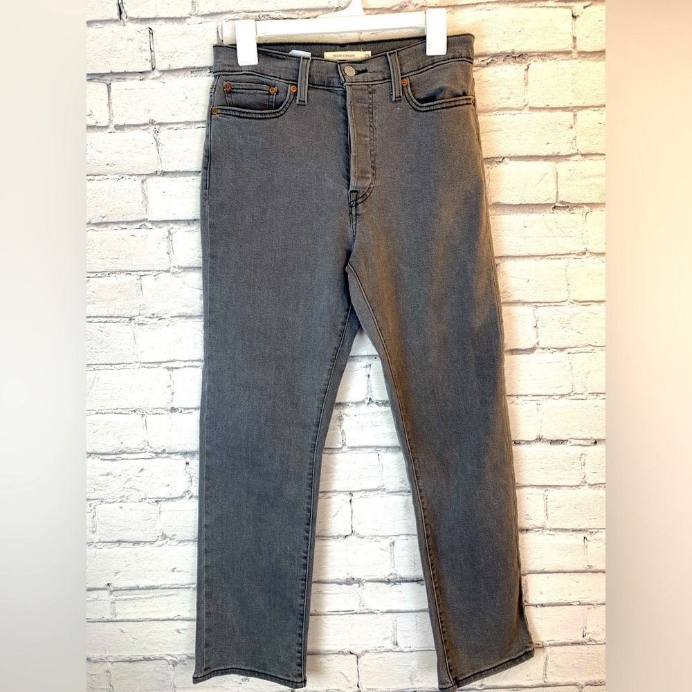Levi’s Gray Straight Wedgie Jeans with Button Fly size 29 US size 8
